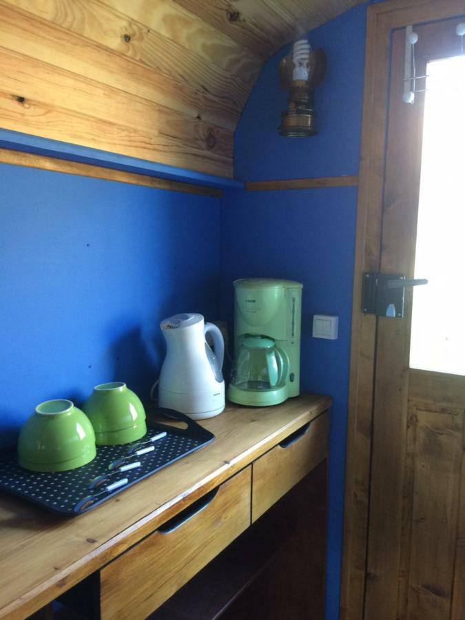 Les Roulottes De L'Airou Hotell Beauchamps  Eksteriør bilde
